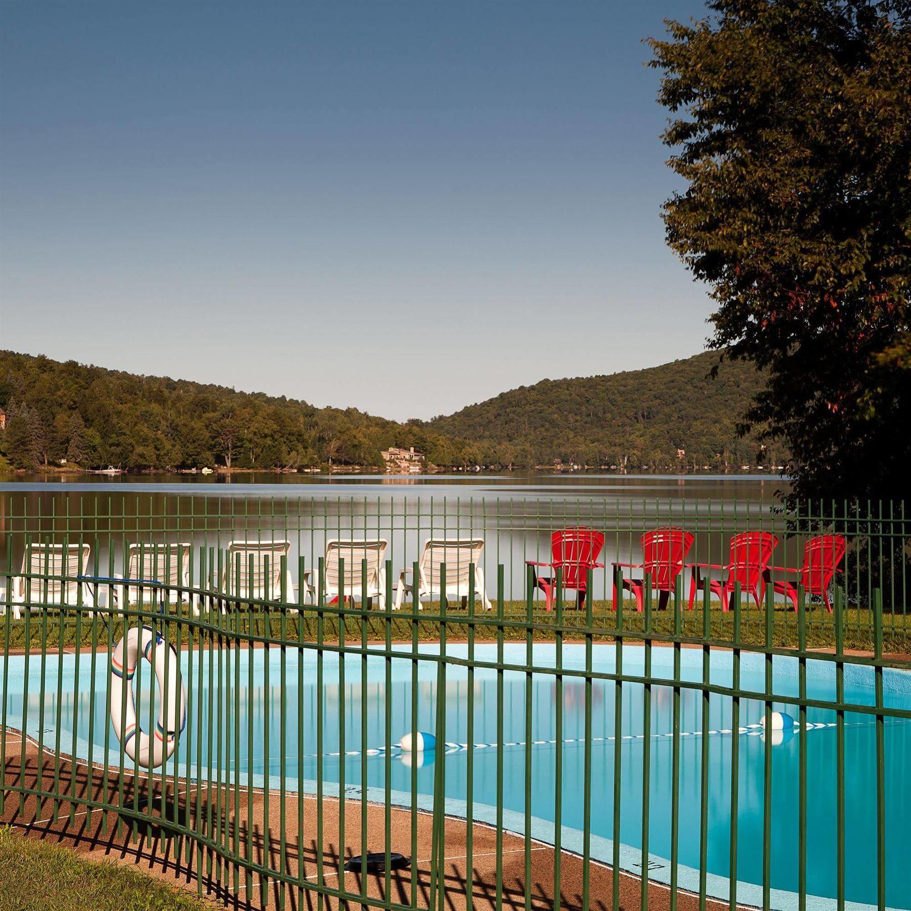 Auberge La Porte Rouge Mont-Tremblant Bagian luar foto