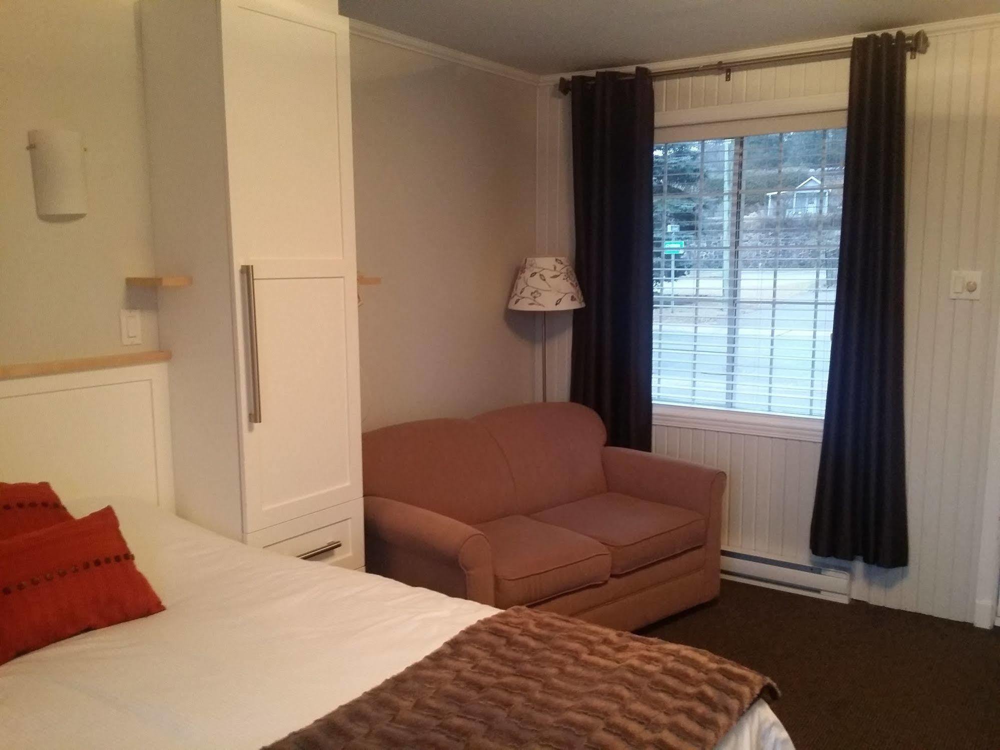 Auberge La Porte Rouge Mont-Tremblant Bagian luar foto