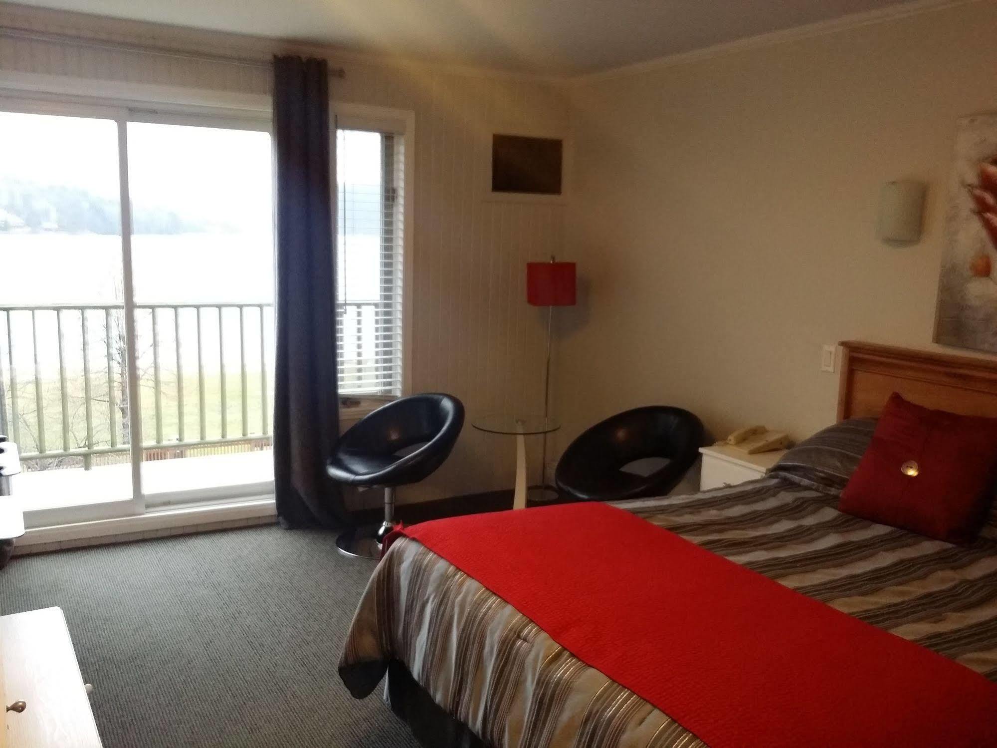 Auberge La Porte Rouge Mont-Tremblant Bagian luar foto