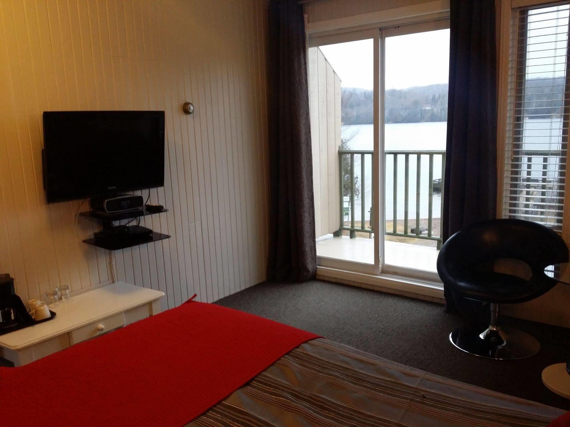 Auberge La Porte Rouge Mont-Tremblant Bagian luar foto